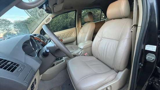 TOYOTA-HILUX SW4-2010
