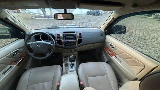 TOYOTA-HILUX SW4-2010