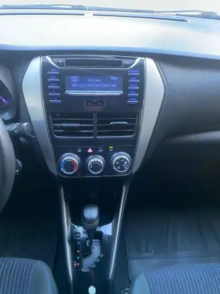 TOYOTA-YARIS-2019