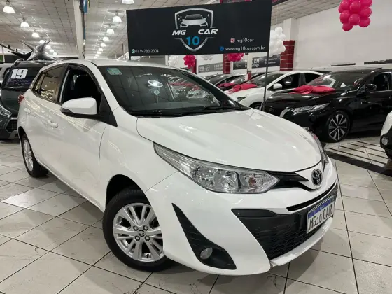 TOYOTA YARIS 1.3 16V FLEX XL PLUS TECH MULTIDRIVE TOYOTA YARIS 1.3 16V FLEX XL PLUS TECH MULTIDRIVE