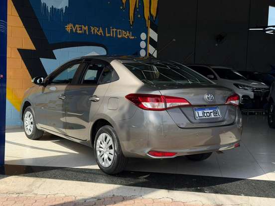 TOYOTA-YARIS-2020