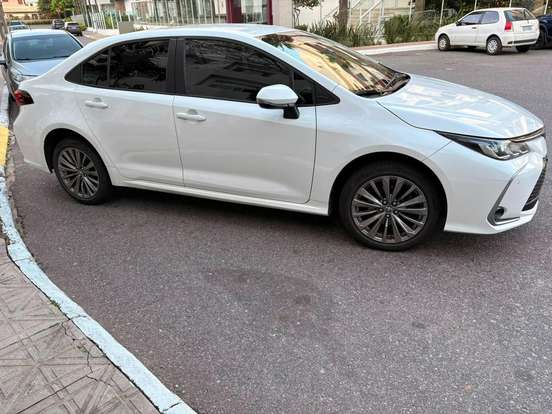 TOYOTA-COROLLA-2024