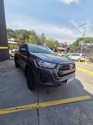 TOYOTA HILUX 2.8 D-4D TURBO DIESEL CS 4X4 MANUAL