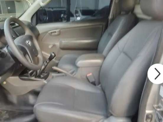 TOYOTA-HILUX-2014