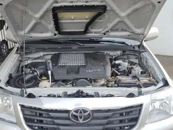 TOYOTA-HILUX-3.0 4X4 CS 16V TURBO INTERCOOLER DIESEL 2P MANUAL TOYOTA-HILUX-2014