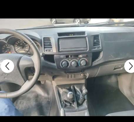 TOYOTA-HILUX-2014