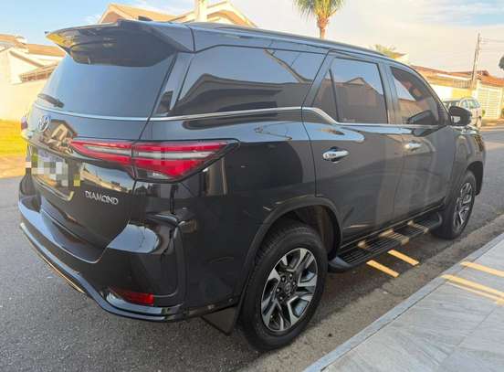 TOYOTA-HILUX SW4-2022