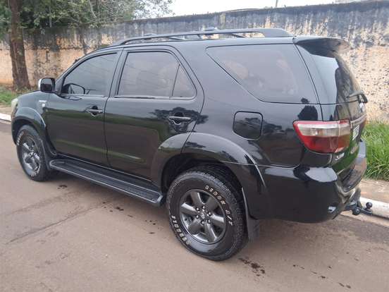 TOYOTA-HILUX SW4-2009