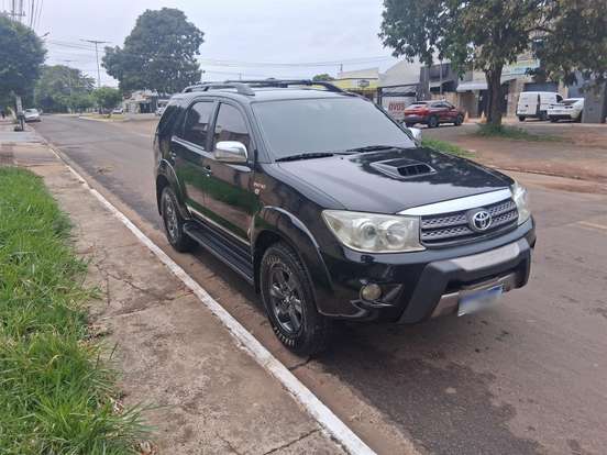 TOYOTA-HILUX SW4-3.0 SRV 4X4 16V TURBO INTERCOOLER DIESEL 4P AUTOMÁTICO TOYOTA-HILUX SW4-2009