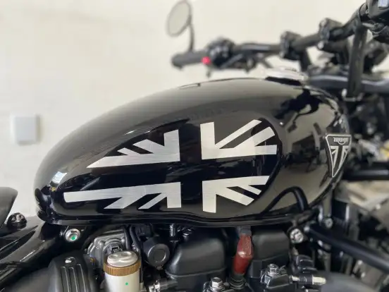 TRIUMPH-BONNEVILLE BOBBER 1200-2020