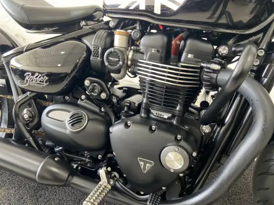 TRIUMPH-BONNEVILLE BOBBER 1200-2020