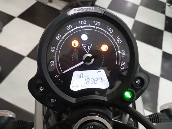 TRIUMPH-SCRAMBLER 900-2023
