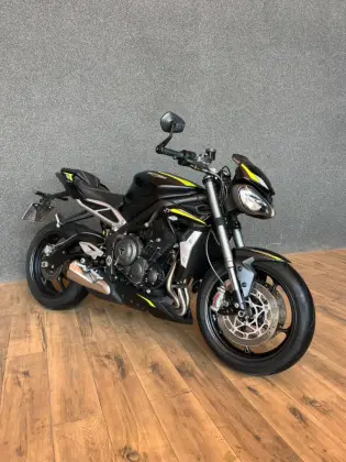 TRIUMPH STREET TRIPLE 765 RS 