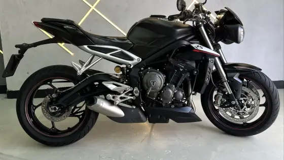 TRIUMPH STREET TRIPLE 765 RS 