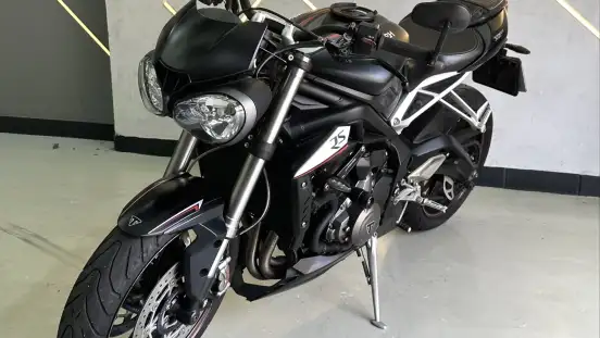 TRIUMPH-STREET TRIPLE 765 RS-2019