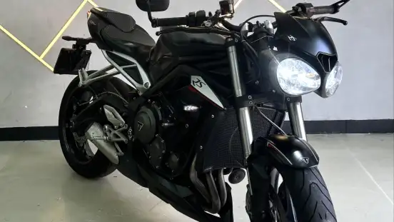 TRIUMPH-STREET TRIPLE 765 RS-2019