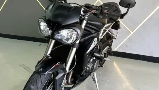 TRIUMPH-STREET TRIPLE 765 RS-2019