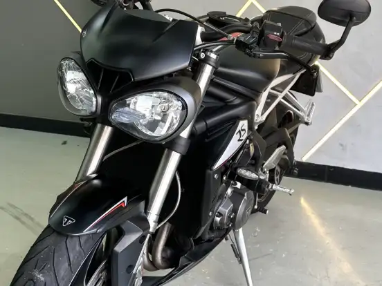 TRIUMPH-STREET TRIPLE 765 RS TRIUMPH-STREET TRIPLE 765 RS-2019