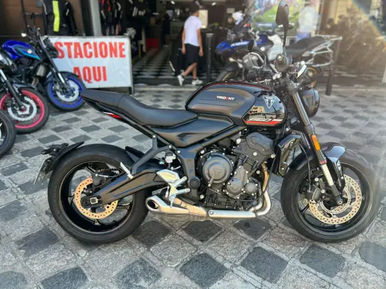 TRIUMPH TRIDENT 660 TRIUMPH TRIDENT 660
