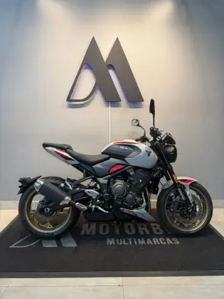 TRIUMPH TRIDENT 800 