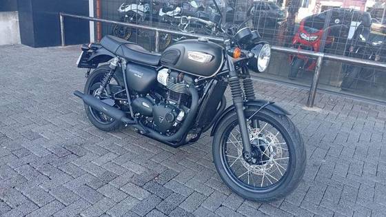 TRIUMPH BONNEVILLE T100 BLACK 900 