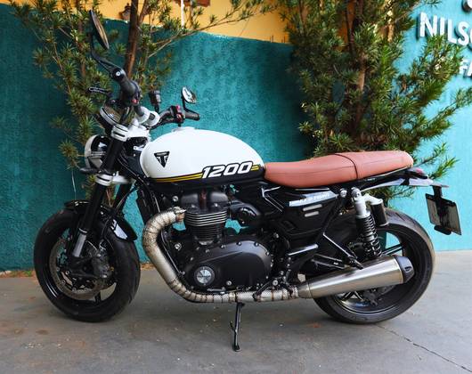 TRIUMPH SPEED TWIN 