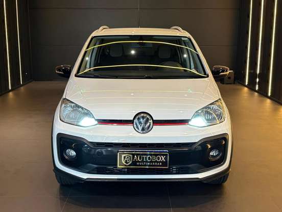 VOLKSWAGEN-CROSS UP-2017