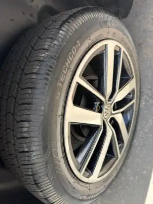 VOLKSWAGEN-FOX-1.6 MSI TOTAL FLEX XTREME 4P MANUAL VOLKSWAGEN-FOX-2019