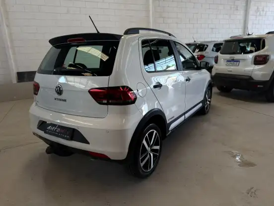 VOLKSWAGEN-FOX-2017