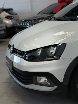 VOLKSWAGEN-FOX-2017