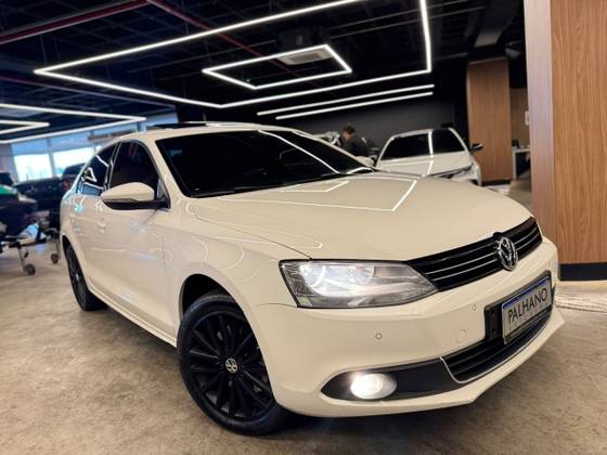 VOLKSWAGEN JETTA 2.0 TSI HIGHLINE 211CV GASOLINA 4P TIPTRONIC