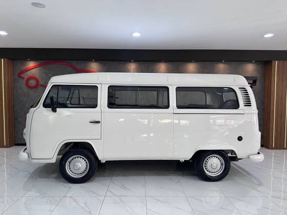 VOLKSWAGEN KOMBI 1.4 MI STD LOTAÇÃO 8V FLEX 3P MANUAL