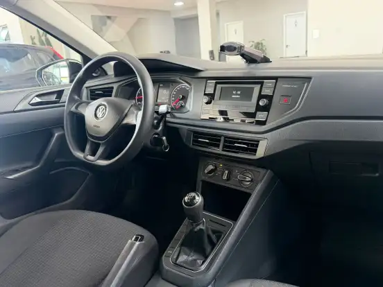 VOLKSWAGEN-POLO-2020