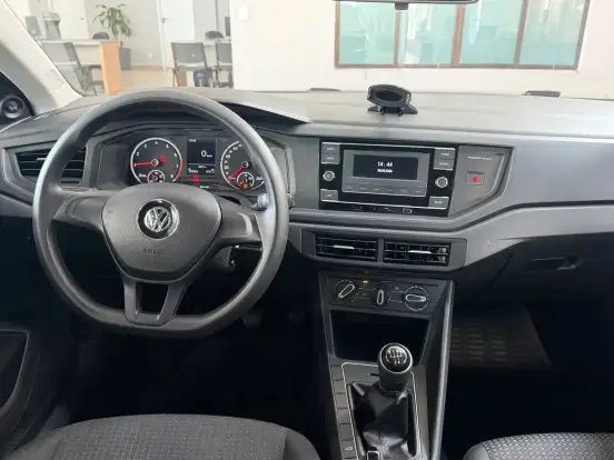 VOLKSWAGEN-POLO-2020