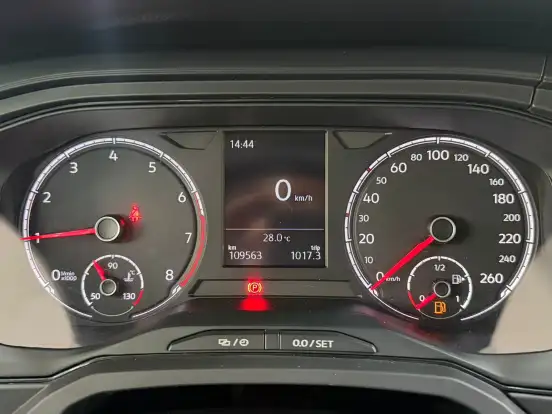 VOLKSWAGEN-POLO-2020