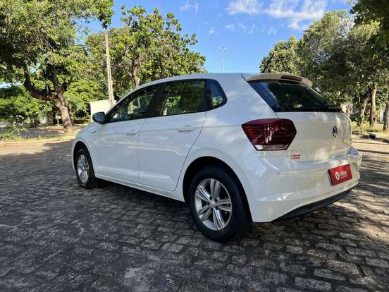 VOLKSWAGEN-POLO-2018