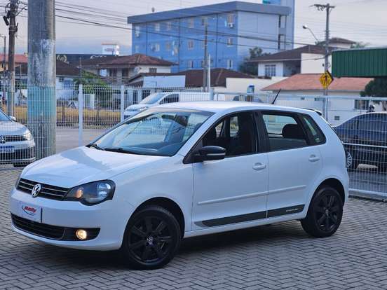 VOLKSWAGEN-POLO-1.6 MI SPORTLINE 8V FLEX 4P AUTOMATIZADO VOLKSWAGEN-POLO-2012