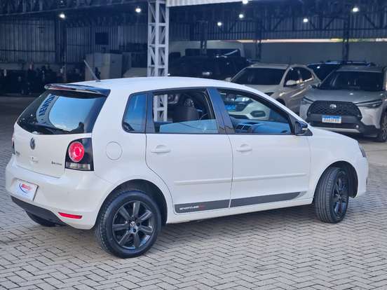 VOLKSWAGEN-POLO-2012
