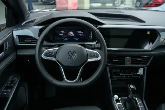 VOLKSWAGEN-TAOS-1.4 250 TSI TOTAL FLEX HIGHLINE AUTOMÁTICO VOLKSWAGEN-TAOS-2025