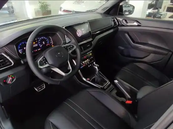 VOLKSWAGEN-T-CROSS-2026