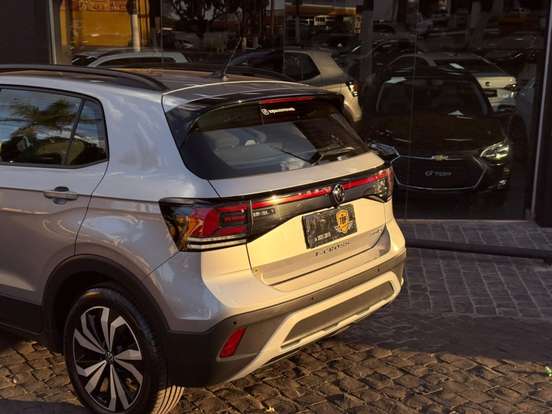 VOLKSWAGEN-T-CROSS-2025