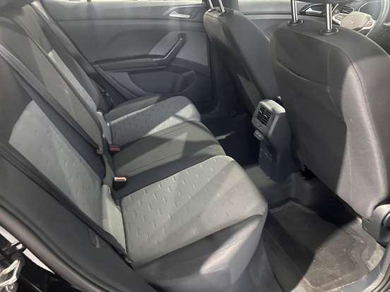 VOLKSWAGEN-T-CROSS-2023