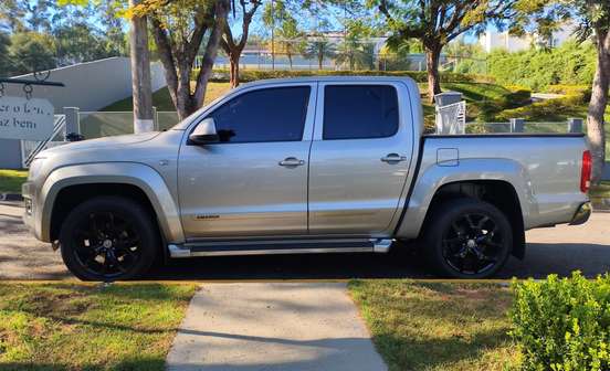 VOLKSWAGEN-AMAROK-2013