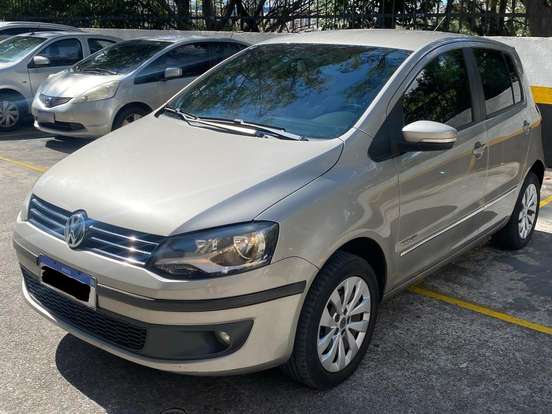 VOLKSWAGEN-FOX-2013