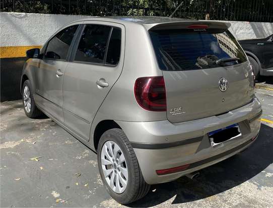 VOLKSWAGEN-FOX-1.6 MI HIGHLINE 8V FLEX 4P AUTOMATIZADO VOLKSWAGEN-FOX-2013