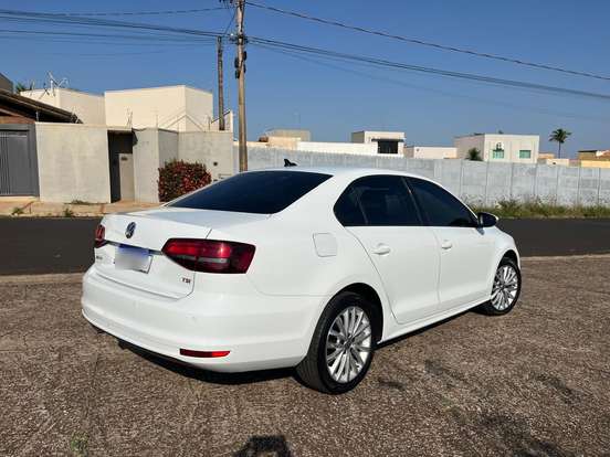 VOLKSWAGEN-JETTA-2016