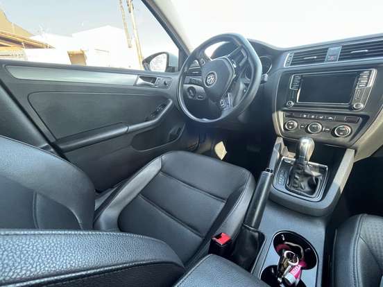 VOLKSWAGEN-JETTA-2016