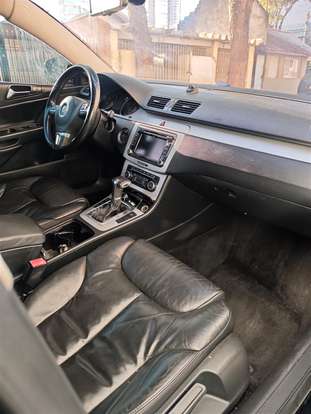 VOLKSWAGEN-PASSAT-2010