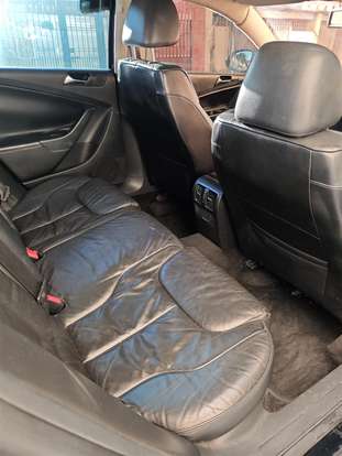 VOLKSWAGEN-PASSAT-2010