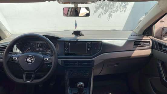 VOLKSWAGEN-POLO-2017